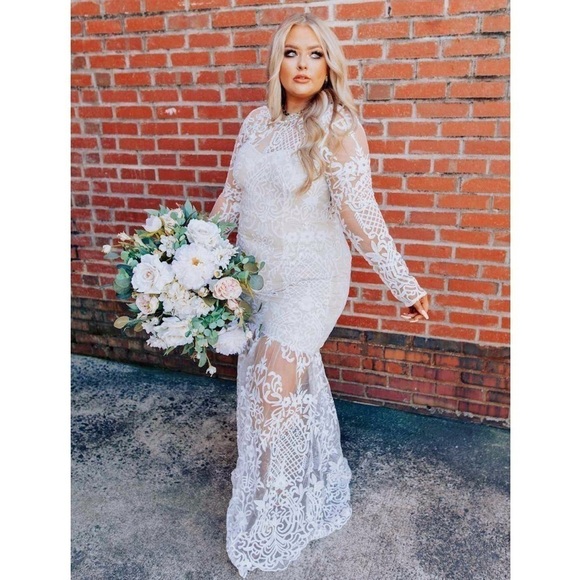 Southern Fried Chics long sleeve lace wedding gown - Picture 2 of 6